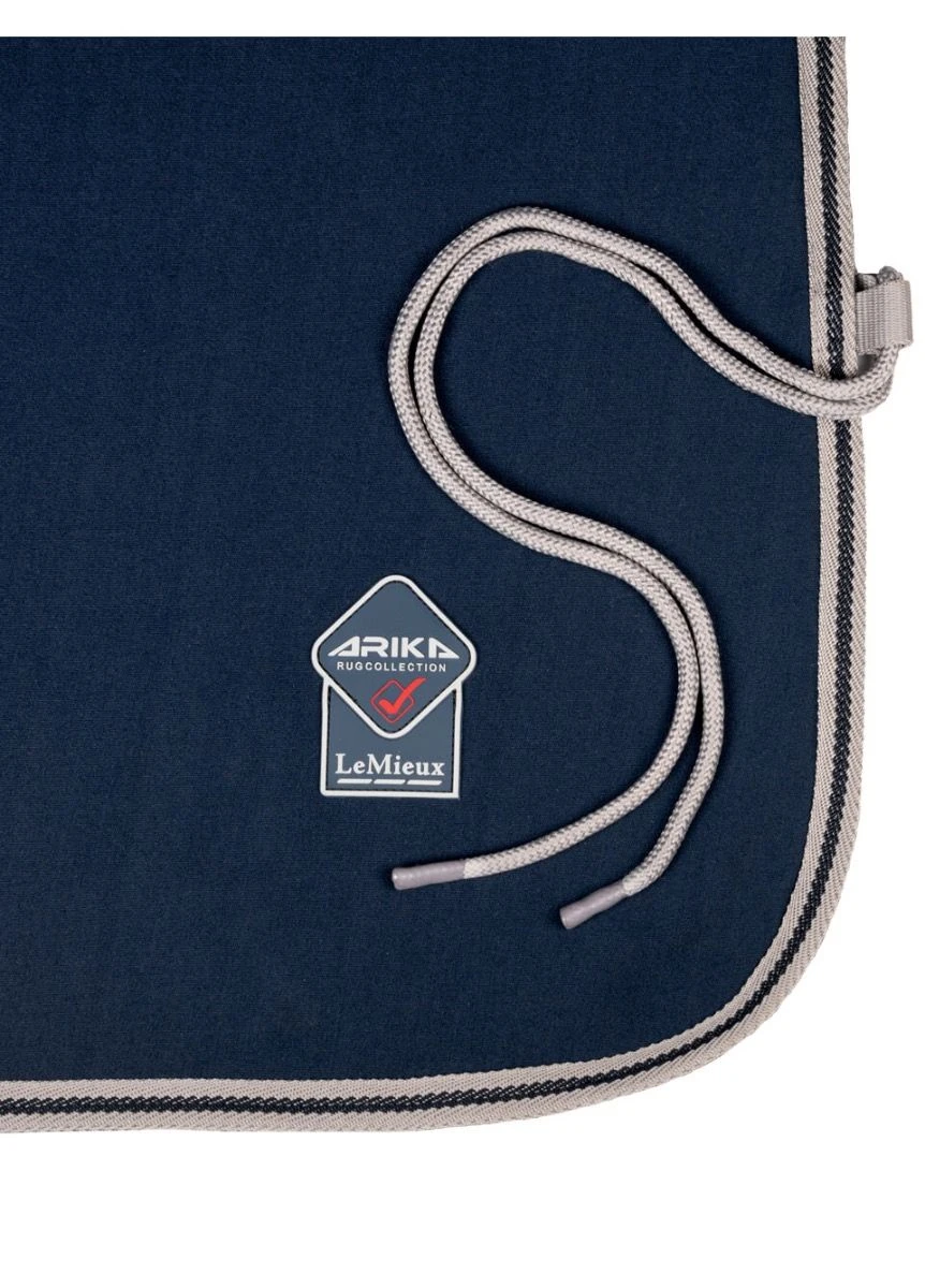 LeMieux Arika Jersey-Tek Fleece Rug - Navy 4 LeMieux Arika Jersey-Tek Fleece Rug - Navy - Image 4